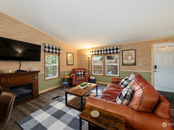 3rd image of 21832 Pinto Lane