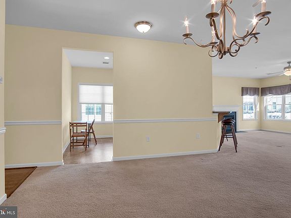 4th image of 126 Congress Dr