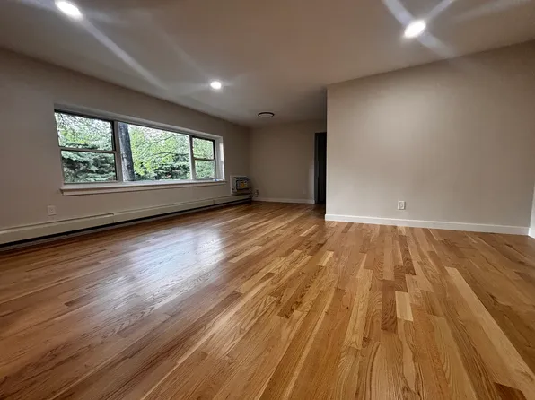 (undisclosed Address), Fort Lee, NJ 07024