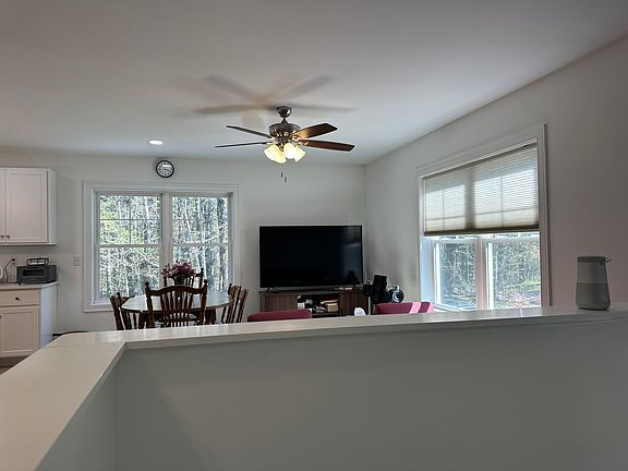 4th image of 63 Webster Rd