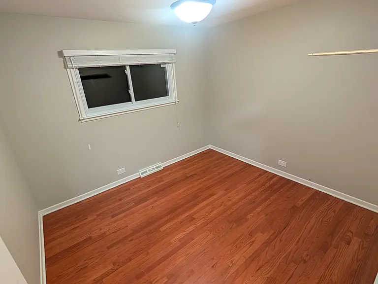 Bedroom/office for rent