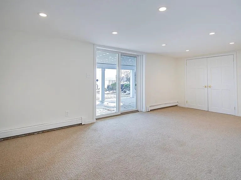 54 Shore Dr — Photo 27