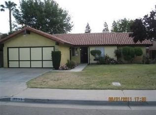8533 S De La Cruz St, Parlier, CA 93648
