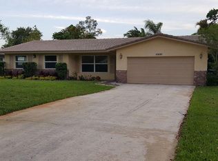 10690 NW 42nd Dr, Pompano Beach, FL 33065