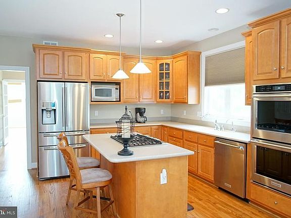 3rd image of 6702 Millime Ct