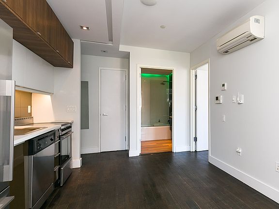 3rd image of 146 Meserole St APT 4G