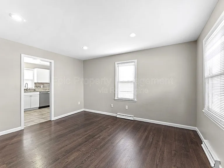 14489 Agnes St — Photo 7