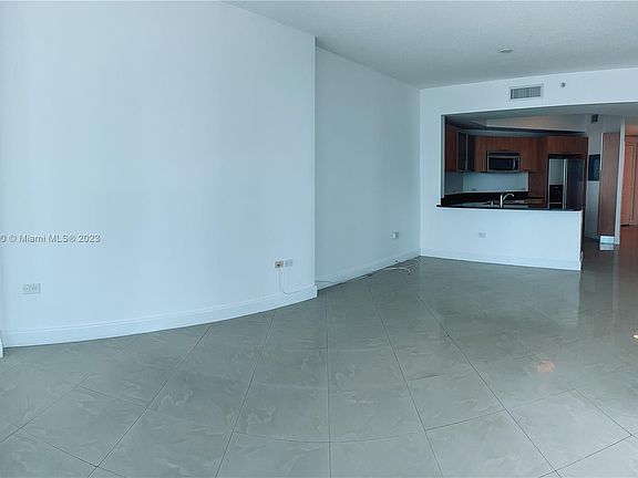 4th image of 480 NE 30th St APT 1904
