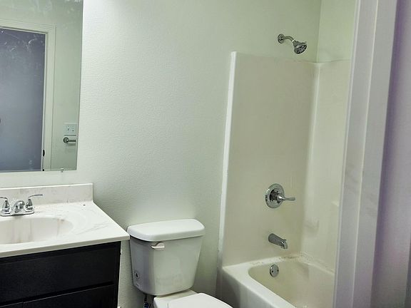 3rd image of 161 Oakwood Est Court