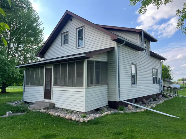 310 3rd St NW, McIntosh, MN 56556