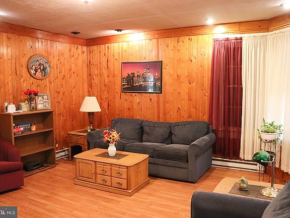 4th image of 218 Weiner Ave