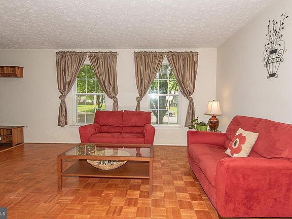 5th image of 907 Marine Dr