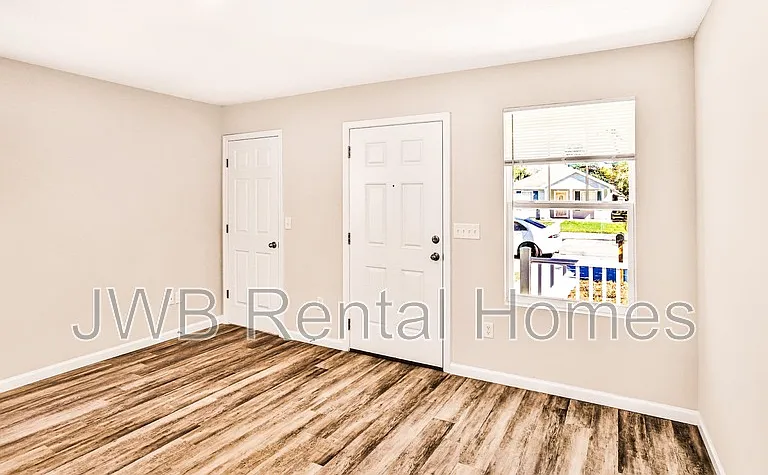 1362 Florida Ave — Photo 3
