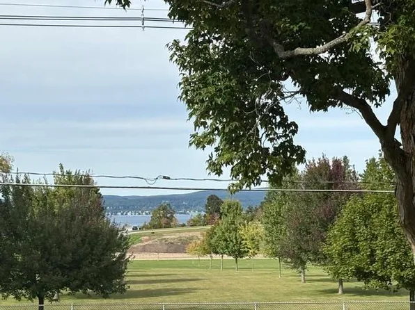 2035 W Sheridan St, Petoskey, MI 49770