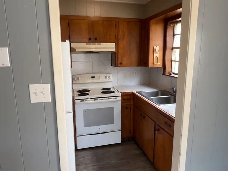 502 1st St #3 — Photo 3