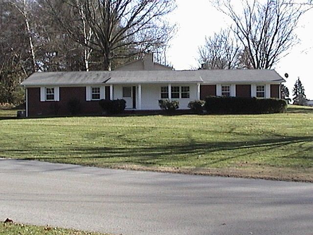 1st image of 520 W Meadecrest Dr