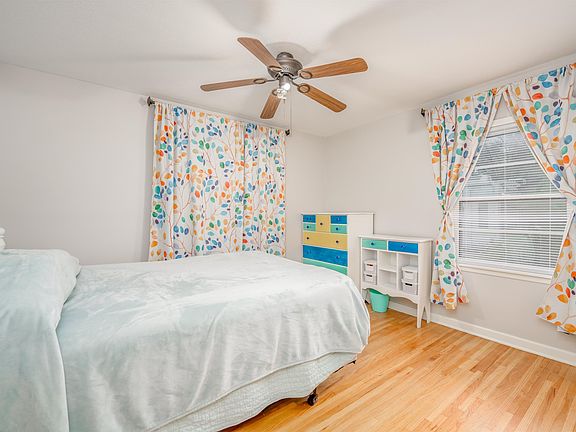 5th image of 709 Farrel Dr