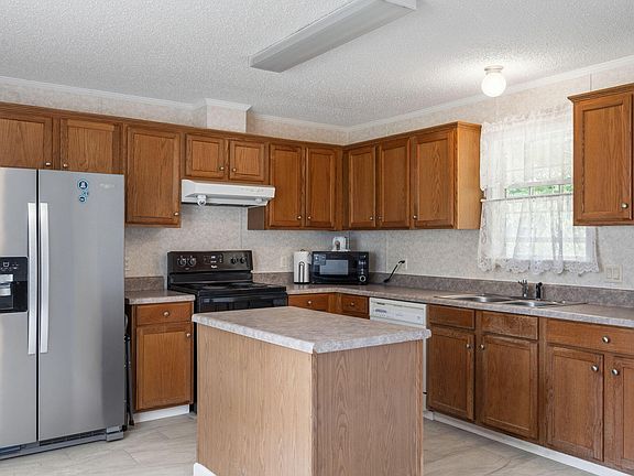 4th image of 161 Ashland Drive