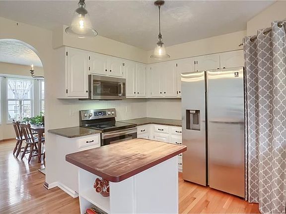 4th image of 651 Huntington Dr