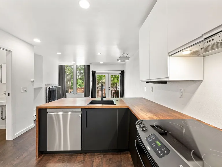 350 Arapahoe Ave #16 — Photo 15