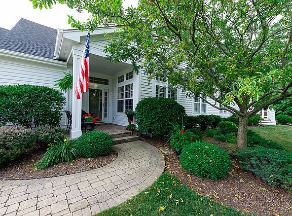 2nd image of 1209 Cortland Ln