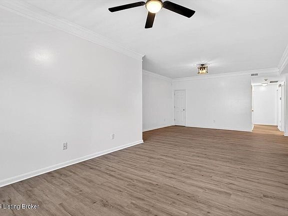 3rd image of 209 S Dorsey Ln