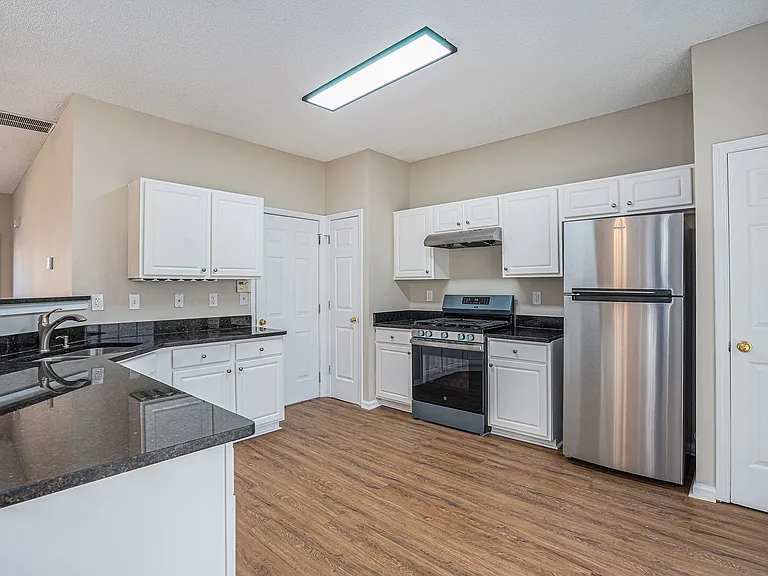 2894 Regent Walk Dr — Photo 10