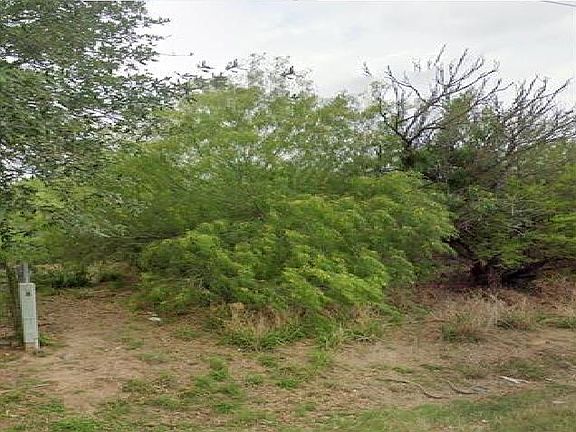 3rd image of 302 County Rd