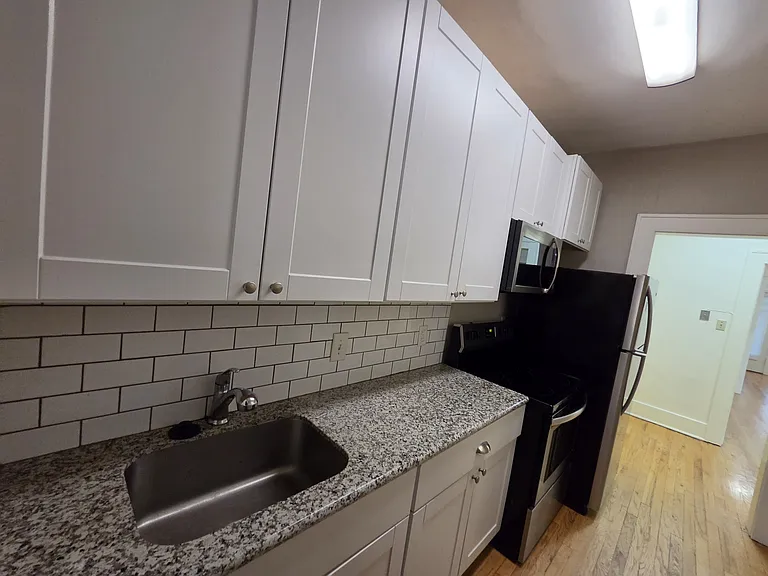 807 W Franklin St #807 — Photo 10