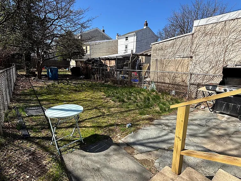 4448 Mitchell St — Photo 4