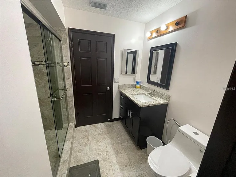 1858 N Prairie Dunes Ct — Photo 9