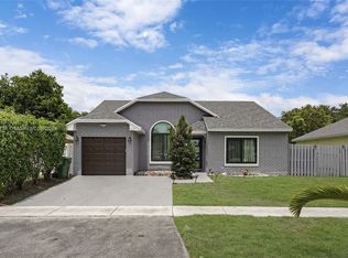 1271 SW 85th Ave, Pembroke Pines, FL 33025