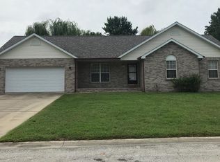 402 Debra Dr, Albers, IL 62215