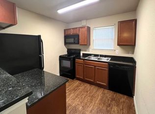 2504 S Houston Ave #B, Humble, TX 77396