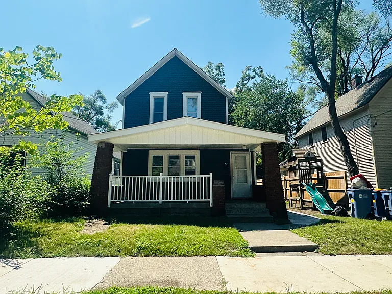 1008 Adams St SE #1 — Photo 2