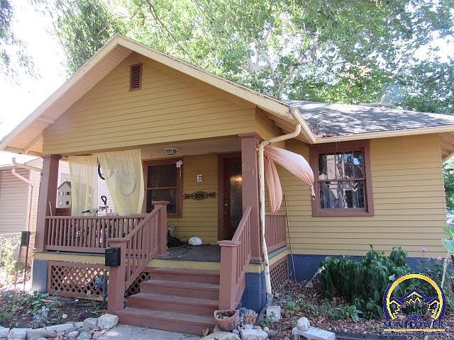 2nd image of 541 NE Sumner St