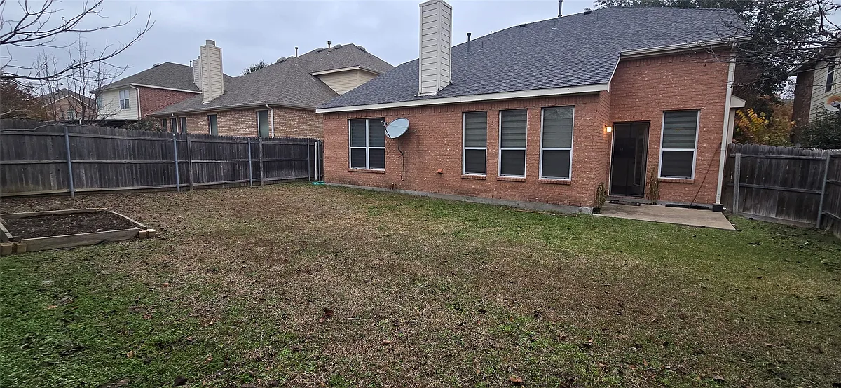 Building Photo - 818 Green Pond Dr