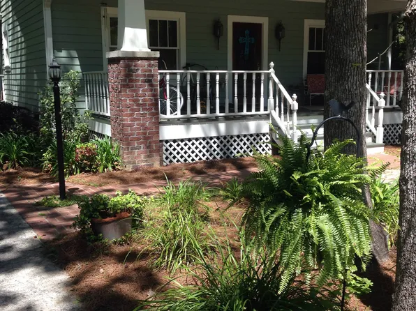 105 Charnie Dr, Thomasville, GA 31792