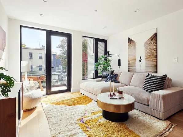 112 India St #2, Brooklyn, NY 11222