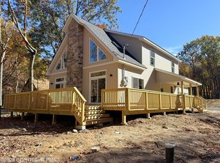 30 Caedman Dr, Albrightsville, PA 18210