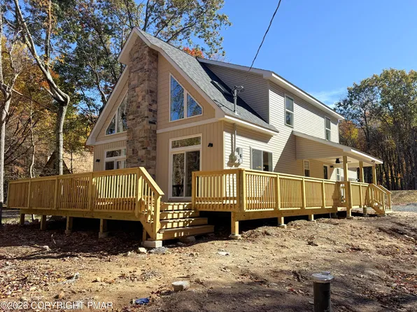 30 Caedman Dr, Albrightsville, PA 18210
