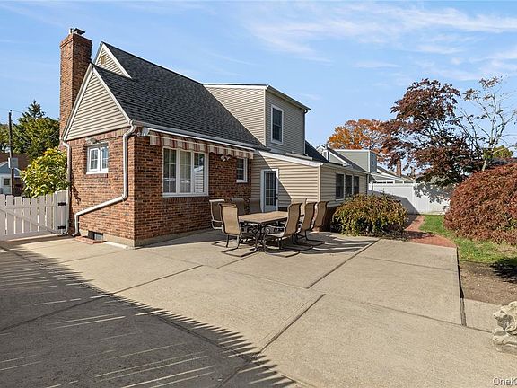 4th image of 17 Cedar Dr #1