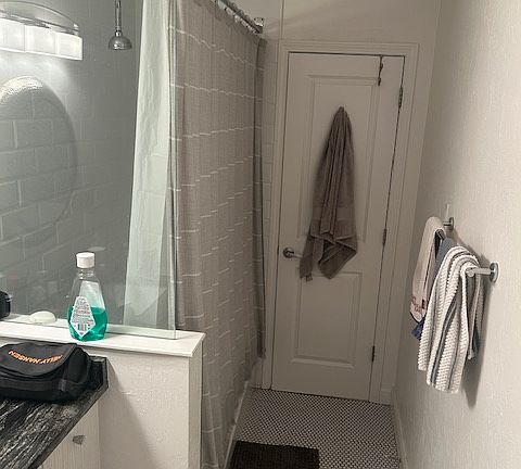 5th image of 2920 Wood St