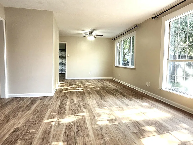 1917 Stuart Ave — Photo 2
