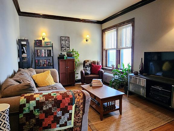 2nd image of 1921 W Berteau Ave APT 3C