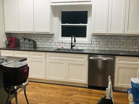 3rd image of 1621 Shipps Ferry Rd