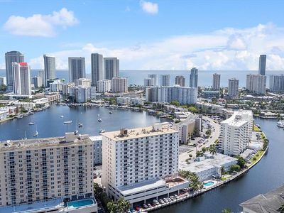 427 Golden Isles Dr #16H, Hallandale Beach, FL, 33009