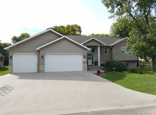 413 23rd Ave NE, Jamestown, ND 58401