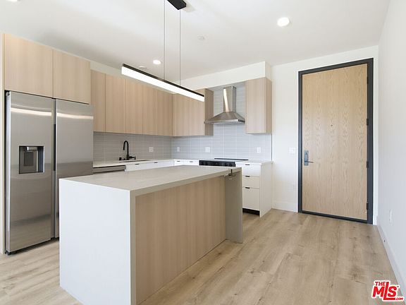 3rd image of 5657 Virginia Ave #302