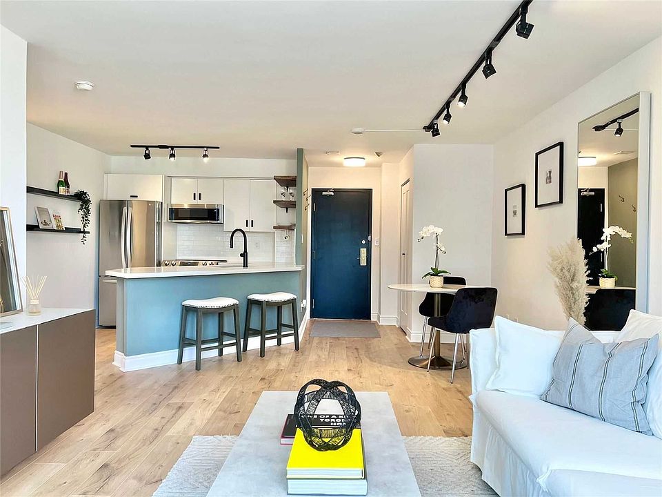 1st image of 25 Grenville St #1502